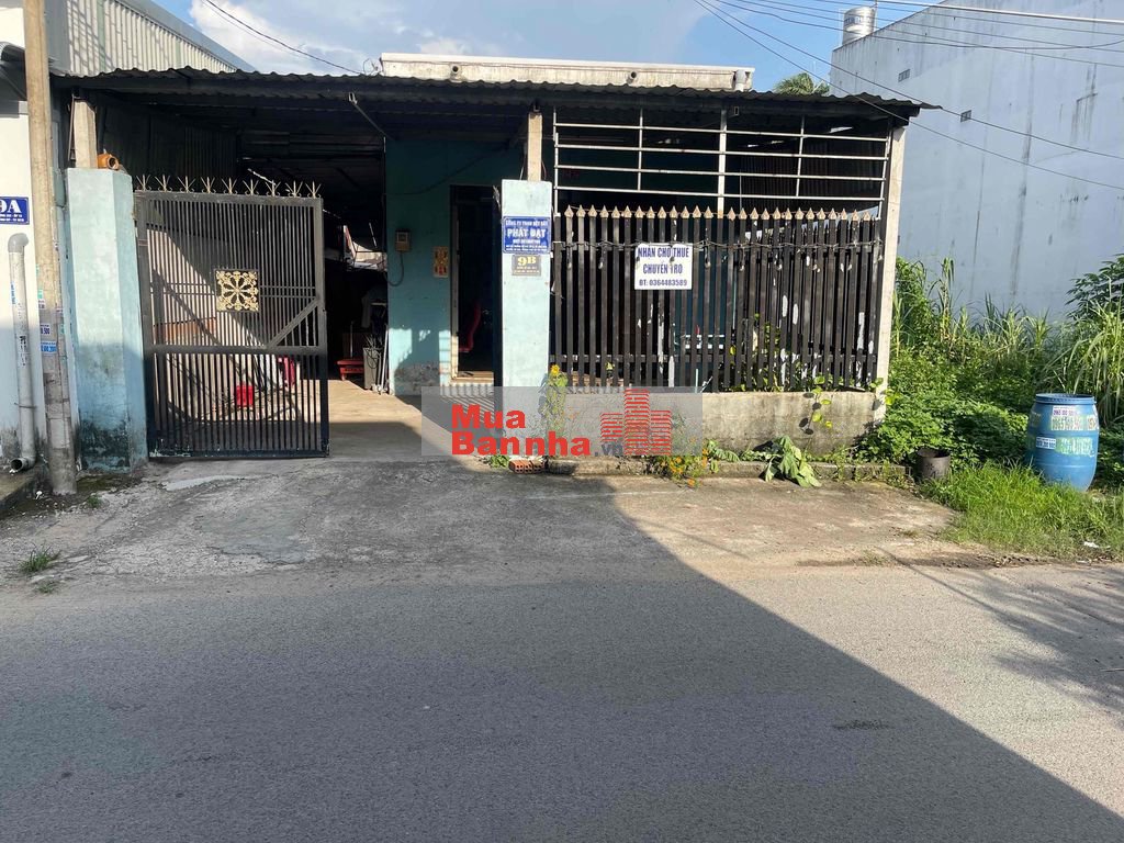 Nhà bán chính chủ gần chợ kcn