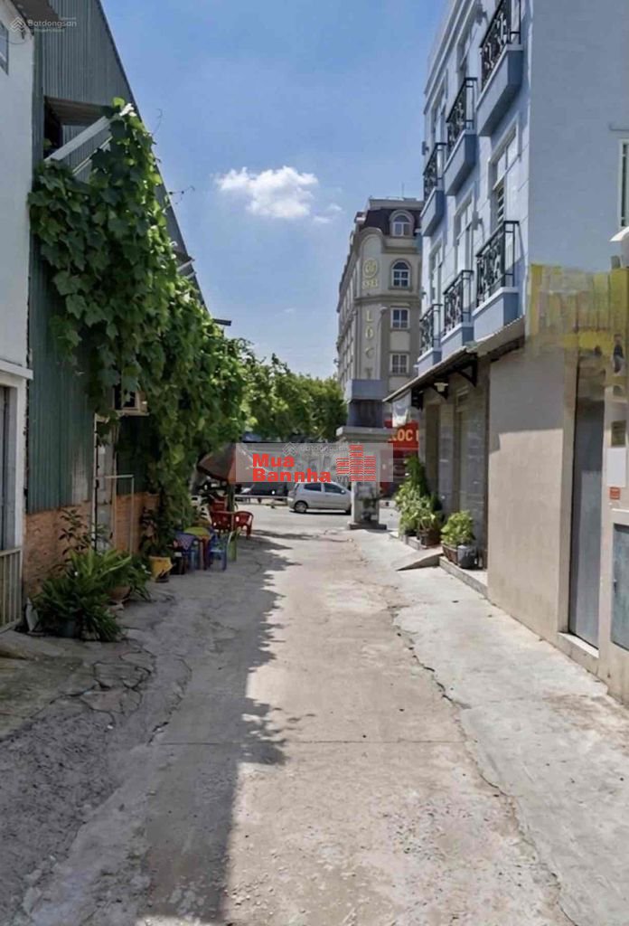 Nhà Cấp 4 HXH sát MT Tây Thạnh, DT 90m2 (5x18m) phù hợp xây CHDV. 5.5T