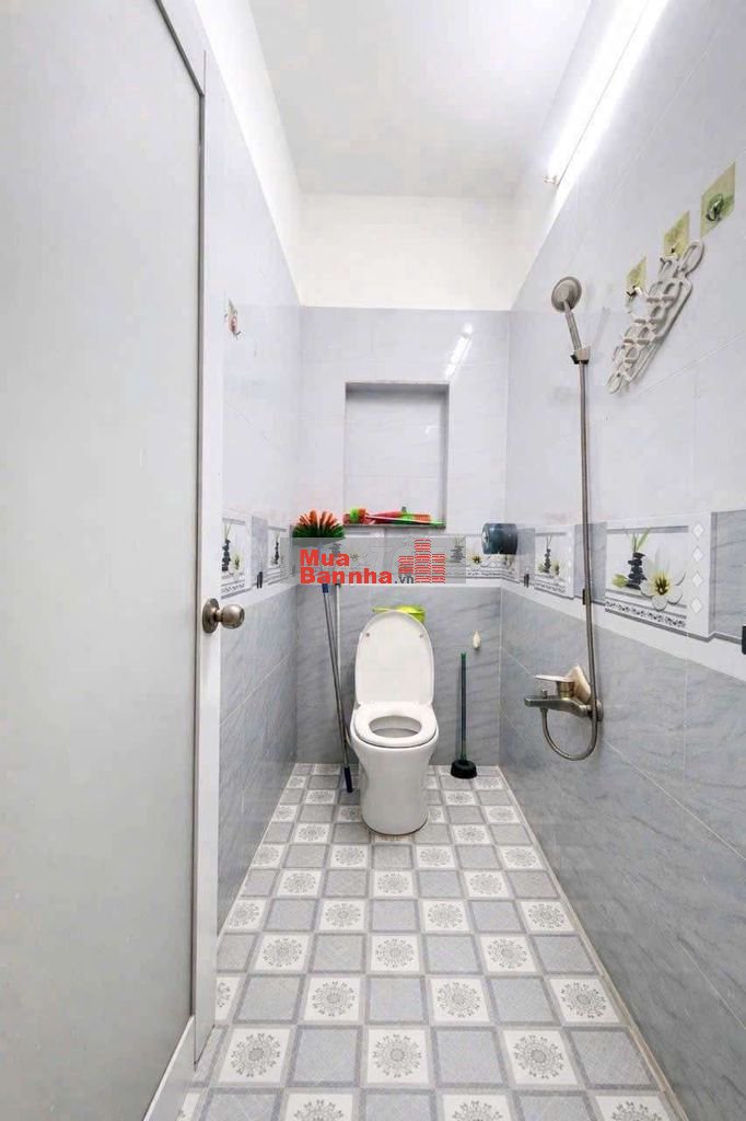 Chín chủ cần bán gấp nhà 3 lầu,58,5 vị trí đẹp gần chợ ht qu-12 tphcm