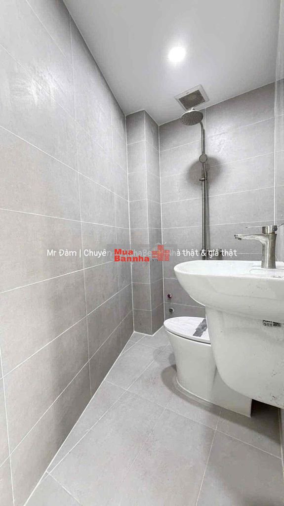 NHÀ THI ĐẤU Q7 - MT HẺM XE TĂNG 8M – 4 TẦNG BTCT – 4PN – NHỈNH 4 TỶ
