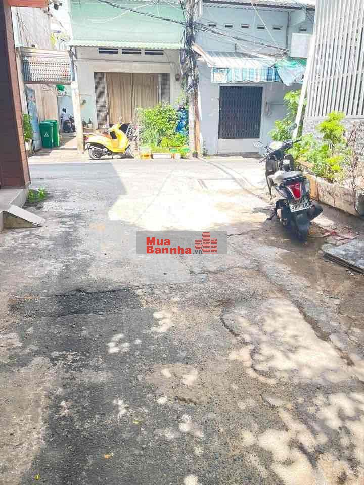 nhà cạnh big c 4 x 9 m hẻm oto 3.45 tỷ oto thông