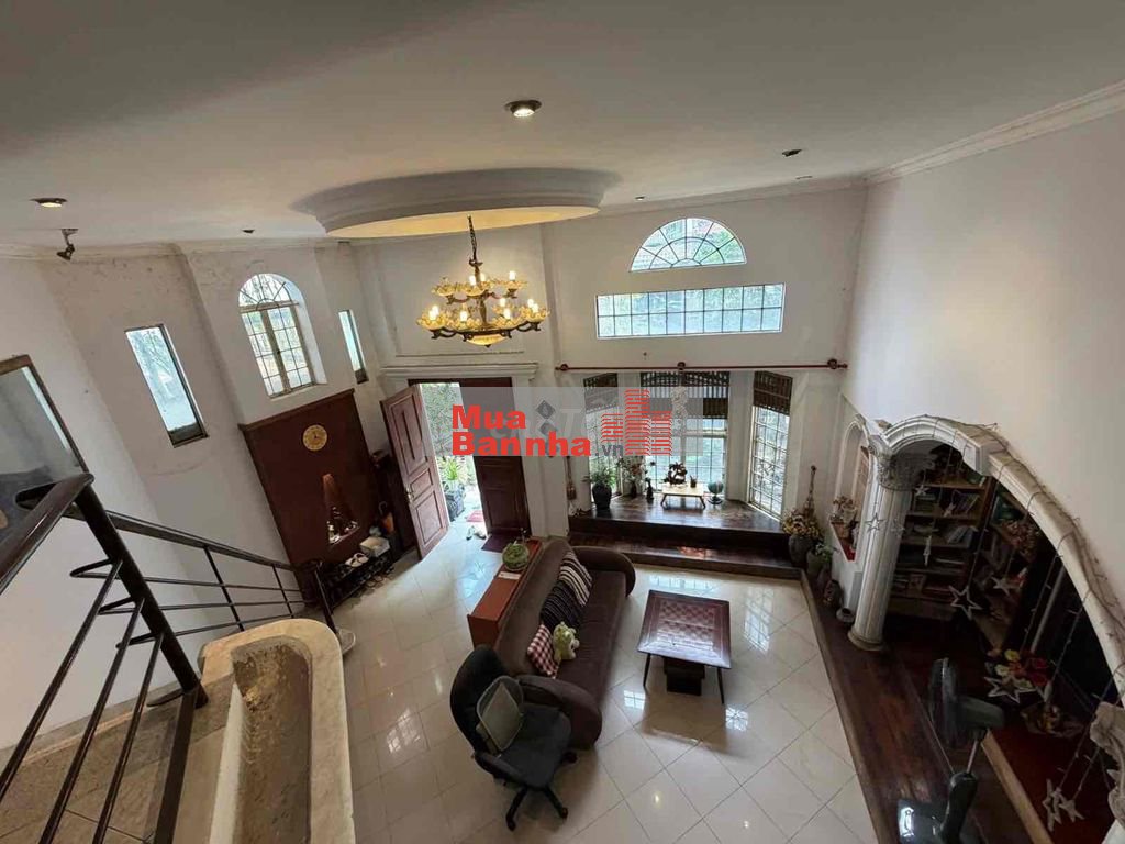 Tổng giãm 3.3 tỷ, giá chào mới chỉ 16.9 tỷ. Hoàng Hoa Thám -121M2 -