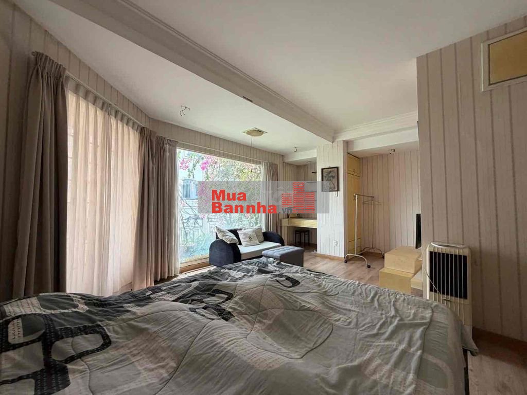 Tổng giãm 3.3 tỷ, giá chào mới chỉ 16.9 tỷ. Hoàng Hoa Thám -121M2 -