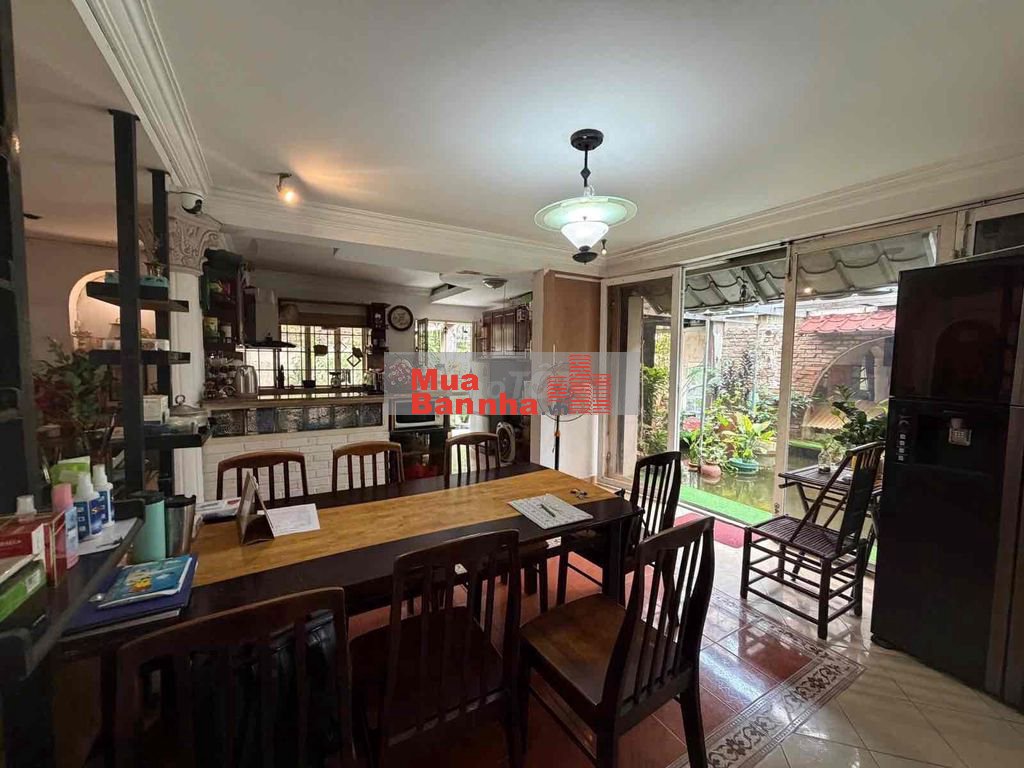 Tổng giãm 3.3 tỷ, giá chào mới chỉ 16.9 tỷ. Hoàng Hoa Thám -121M2 -