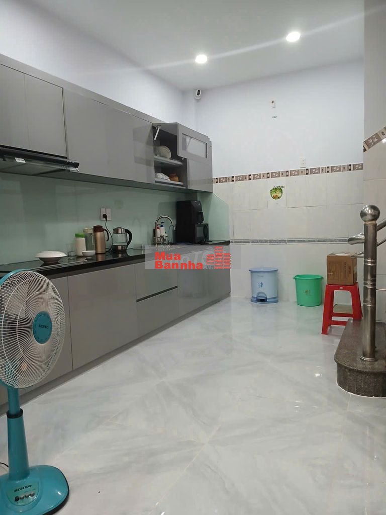 Bán nhà mặt tiền – Đường 179 Hoàng Hữu Nam – Nhà đẹp vào ở ngay