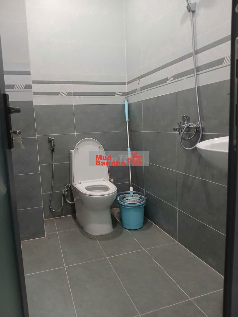 Bán nhà mặt tiền – Đường 179 Hoàng Hữu Nam – Nhà đẹp vào ở ngay