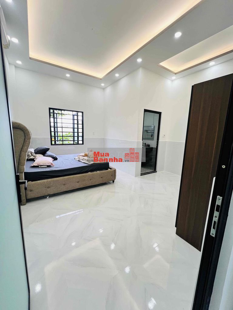 NHÀ MỚI Full nội thất cao cấp .Có phòng karaoke.