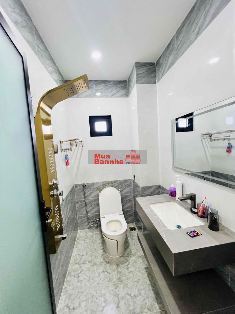 NHÀ MỚI Full nội thất cao cấp .Có phòng karaoke.