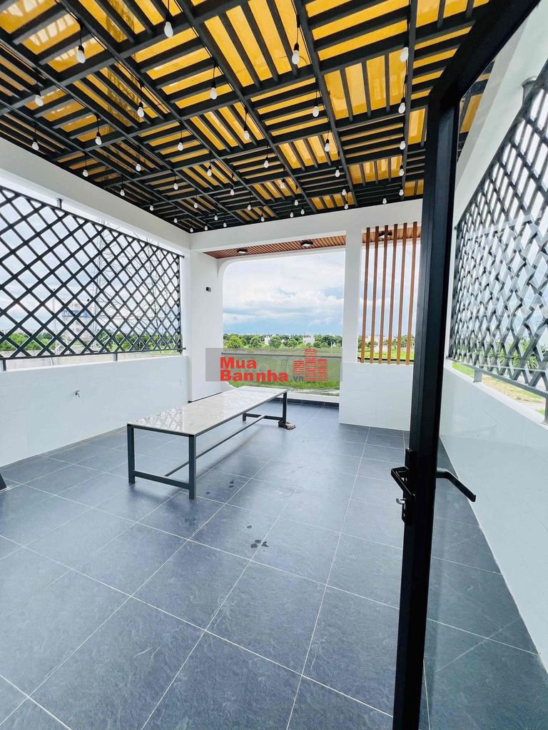 NHÀ MỚI Full nội thất cao cấp .Có phòng karaoke.