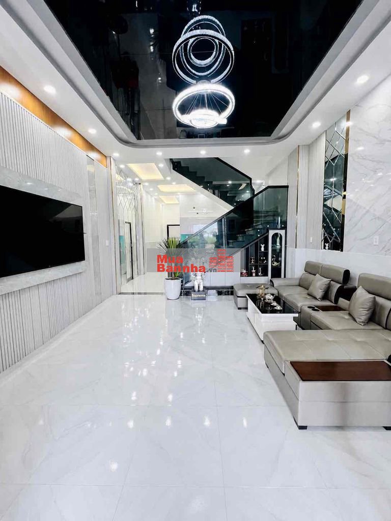NHÀ MỚI Full nội thất cao cấp .Có phòng karaoke.