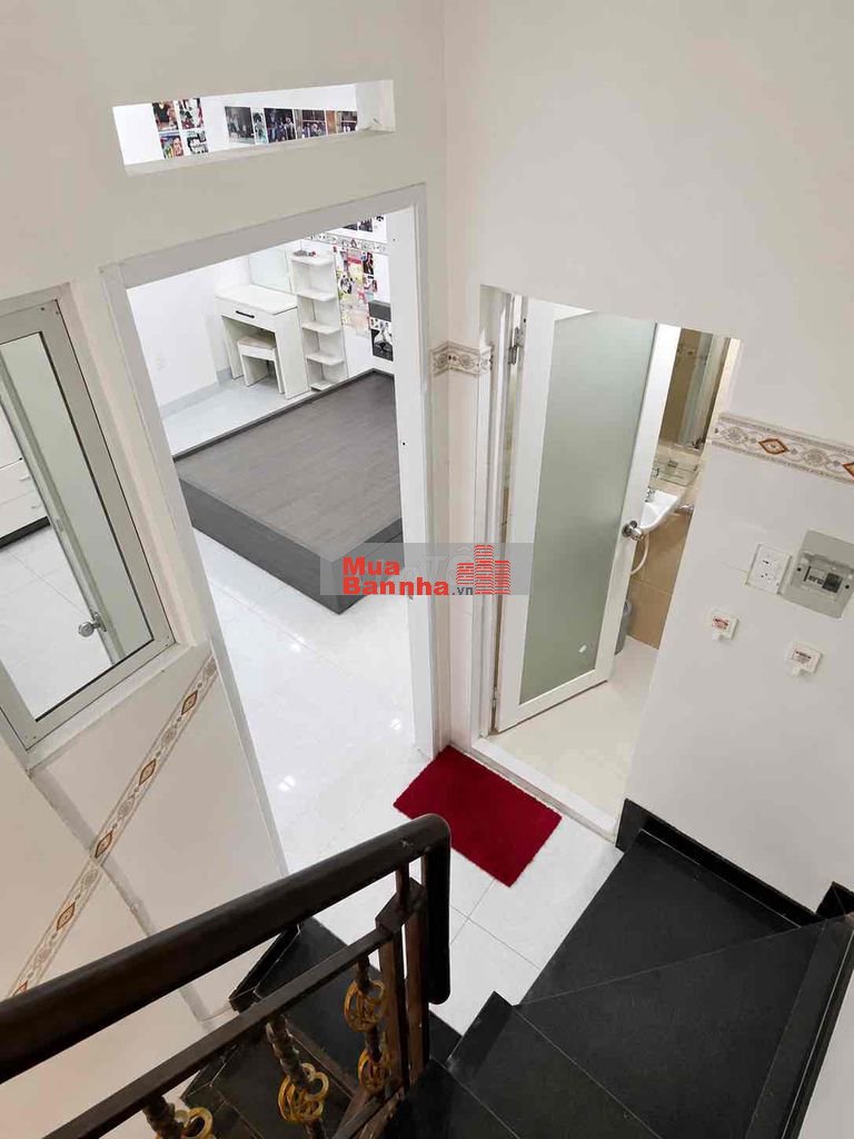 Hoa hồng 1% nhờ A,CE chạy phụ 🏡 BÁN NHÀ HẺM CÁCH MẠNG THÁNG 8