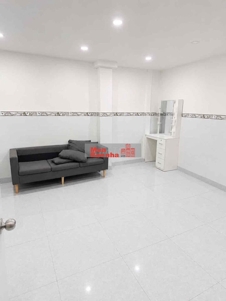 Hoa hồng 1% nhờ A,CE chạy phụ 🏡 BÁN NHÀ HẺM CÁCH MẠNG THÁNG 8