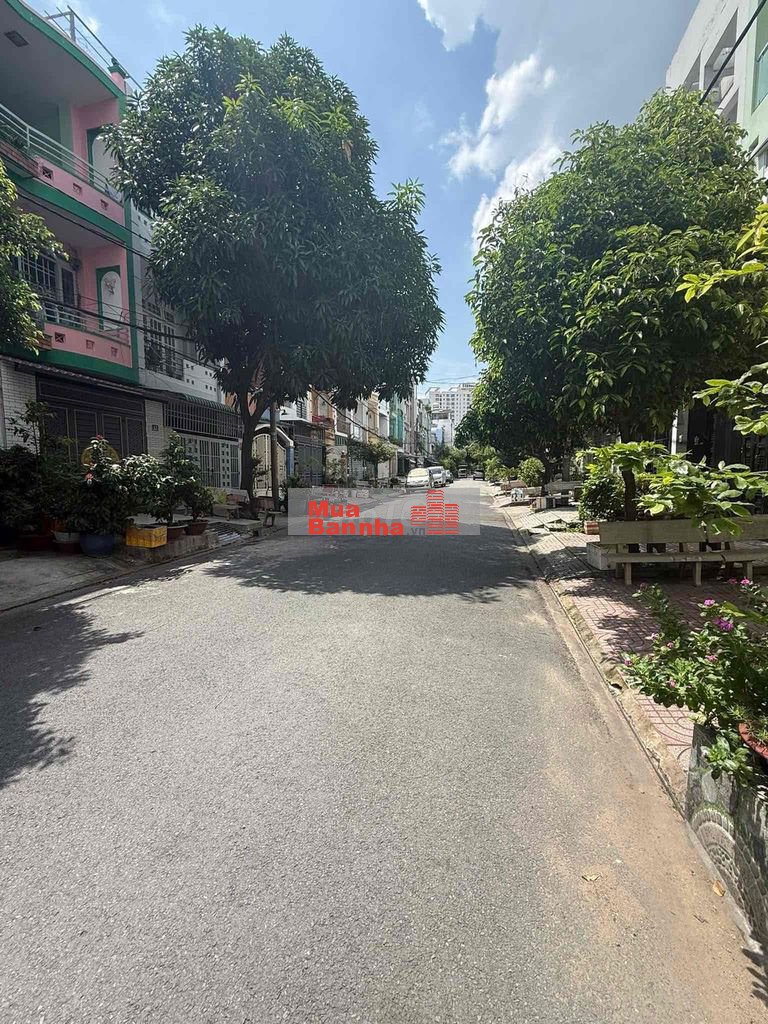 Bán nhà mặt tiền đường rộng rãi KDC Bình Hưng