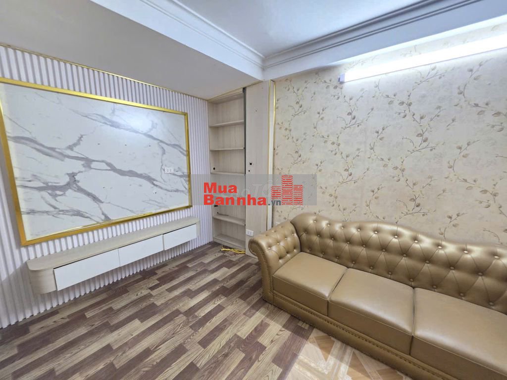Bán gấp nhà trong ngõ 93 Vũ Tông Phan, cạnh trường TH Nguyễn Trãi
