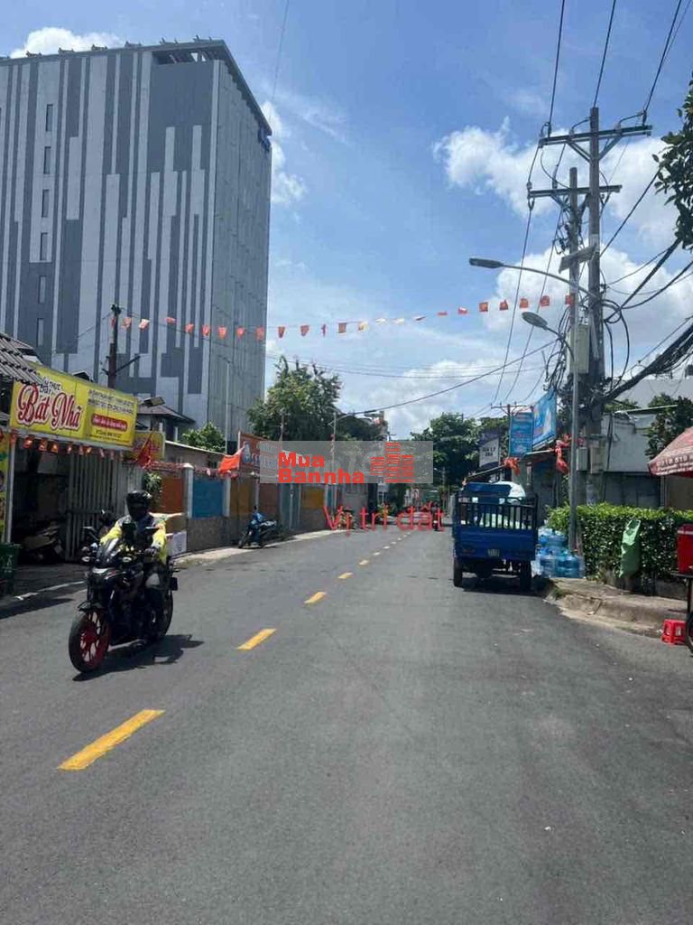 nhà cấp 4 đông hưng thuận 10 phường đông hưng thuận Q12 dt: 102m2