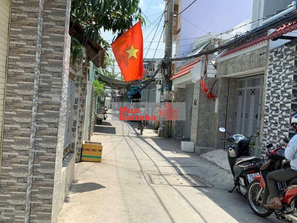NHÀ CẦN BÁN DT 4X16 ĐÚC TRỆT 2 LẦU, SÂN THƯỢNG