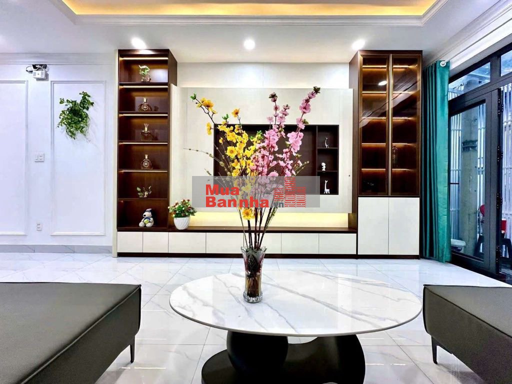NHÀ CẦN BÁN DT 4X16 ĐÚC TRỆT 2 LẦU, SÂN THƯỢNG