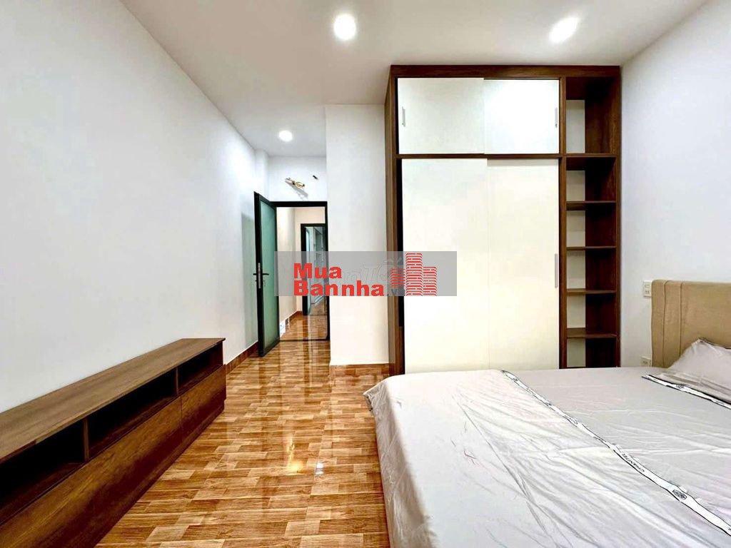 NHÀ CẦN BÁN DT 4X16 ĐÚC TRỆT 2 LẦU, SÂN THƯỢNG