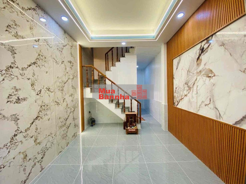 Bán nhà tx24 đúc 2 lầu sân thượng shc vi bằng