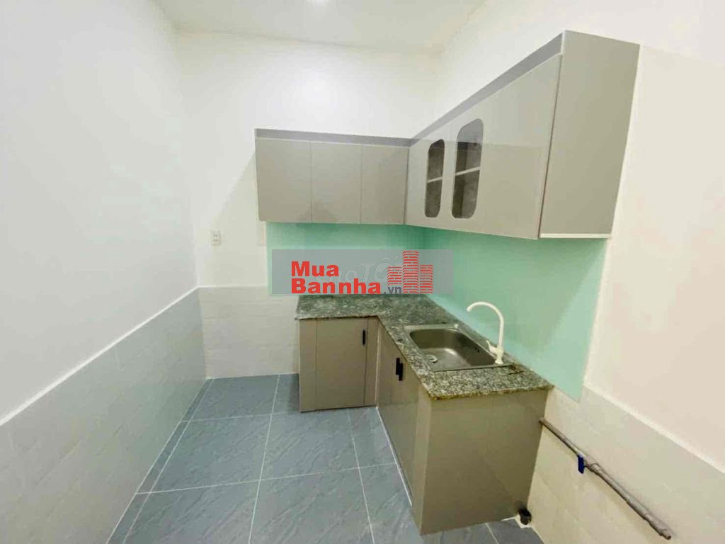 Bán nhà tx24 đúc 2 lầu sân thượng shc vi bằng