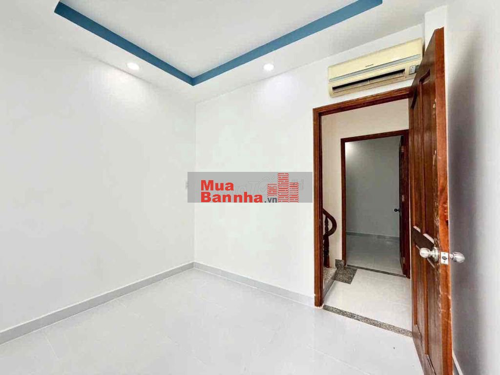 Bán nhà tx24 đúc 2 lầu sân thượng shc vi bằng