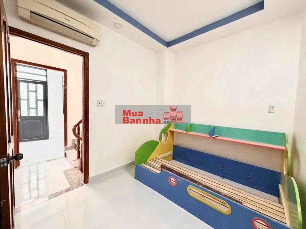Bán nhà tx24 đúc 2 lầu sân thượng shc vi bằng