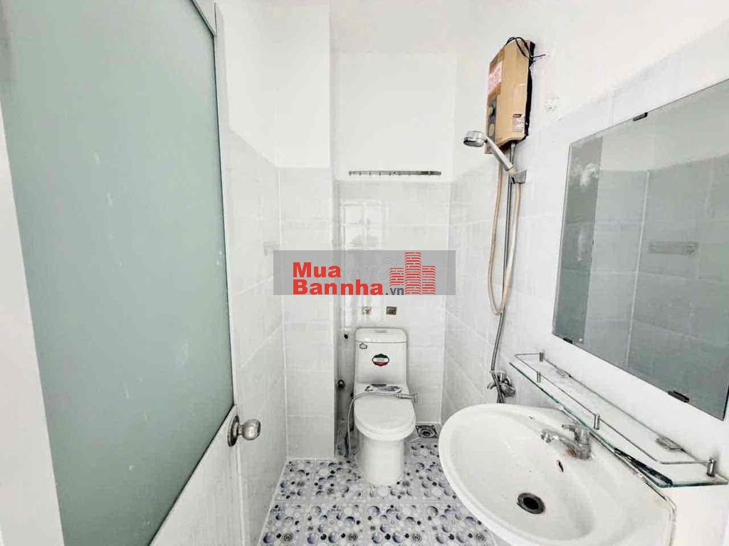 Bán nhà tx24 đúc 2 lầu sân thượng shc vi bằng