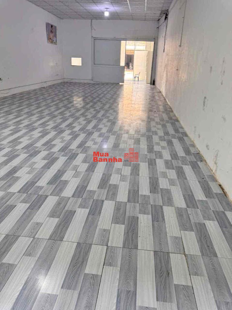 cần bán nhà mặt tiền đường hà huy giáp quận 12.ngang 5,5 dài 50nở hậu