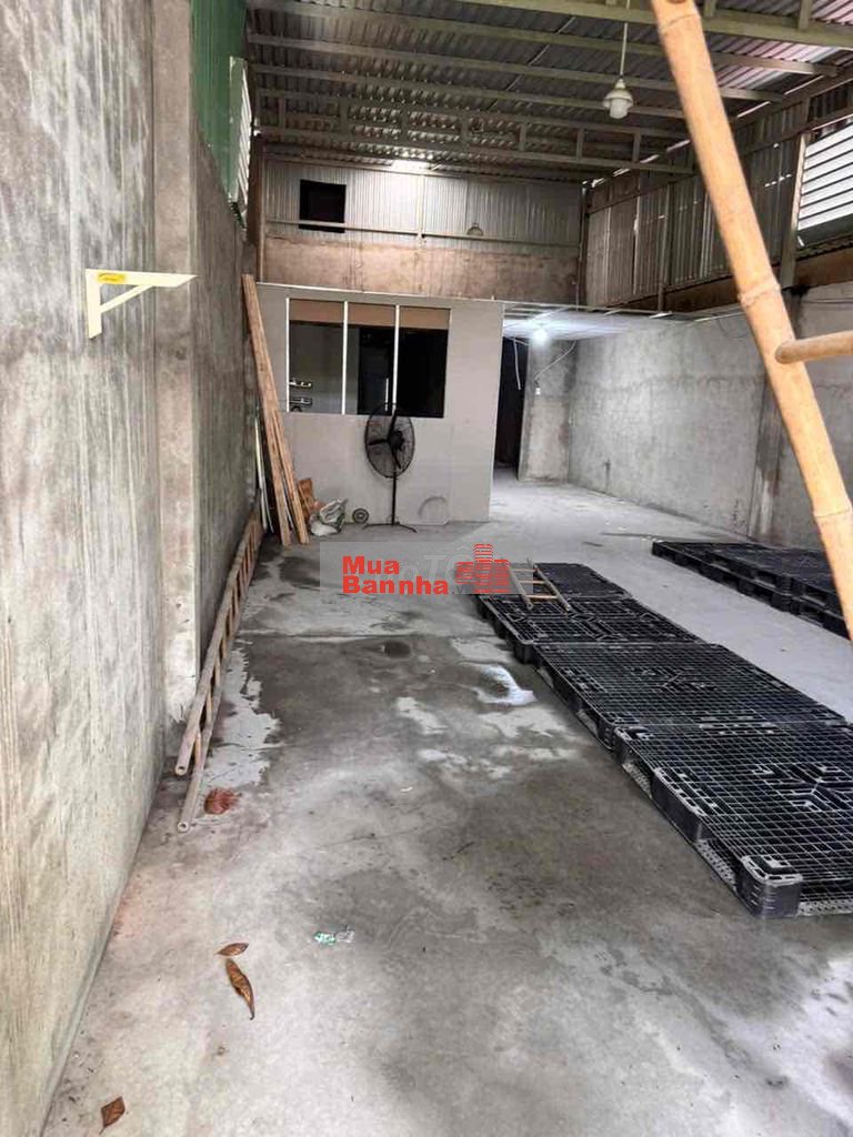 cần bán nhà mặt tiền đường hà huy giáp quận 12.ngang 5,5 dài 50nở hậu