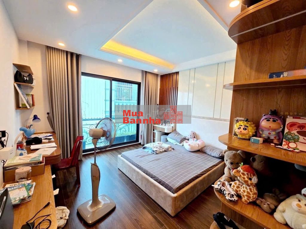 GIA ĐÌNH TÔI BÁN NHÀ TẠI CẦU GIẤY 45m²,5PN, ,8,98 TỶ,2 mặt thoáng