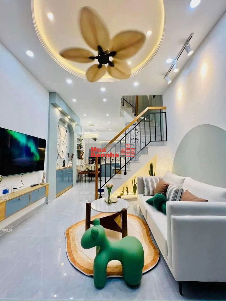 GIA ĐÌNH TÔI BÁN NHÀ TẠI CẦU GIẤY 45m²,5PN, ,8,98 TỶ,2 mặt thoáng