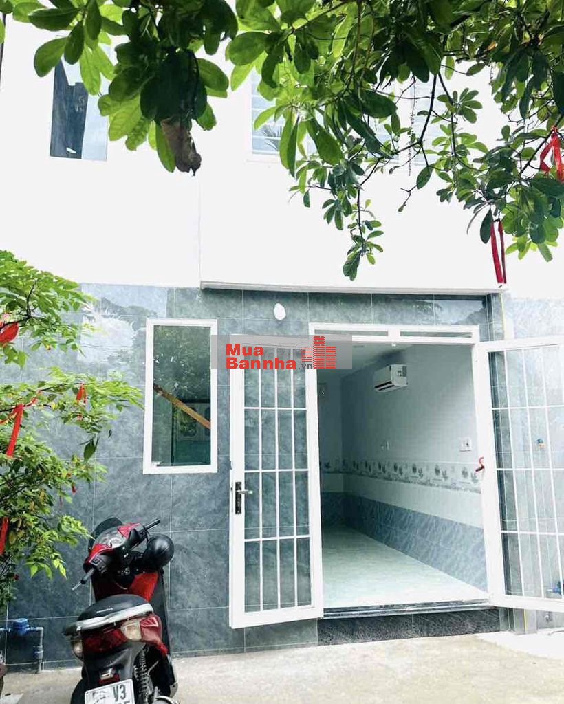 nhà xây mới có hoàn công đối diện trường đh nguyễn tất thành apđ.q12