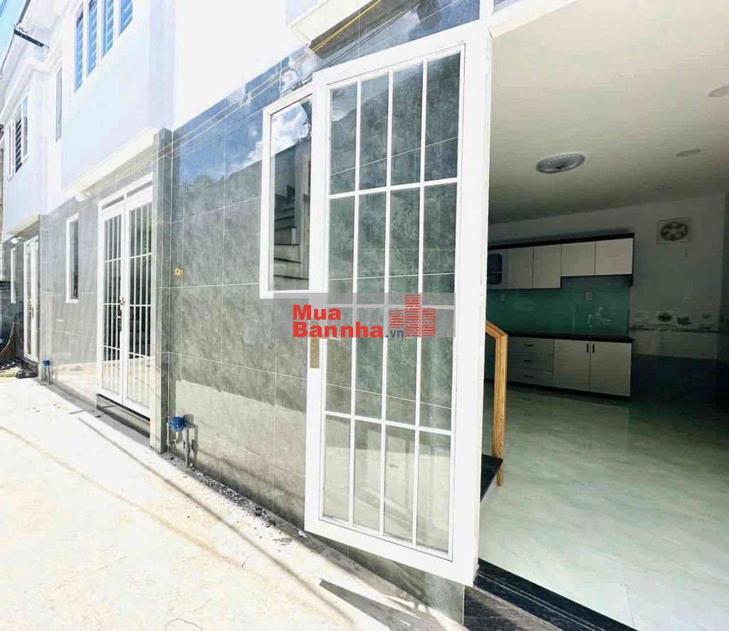 nhà xây mới có hoàn công đối diện trường đh nguyễn tất thành apđ.q12