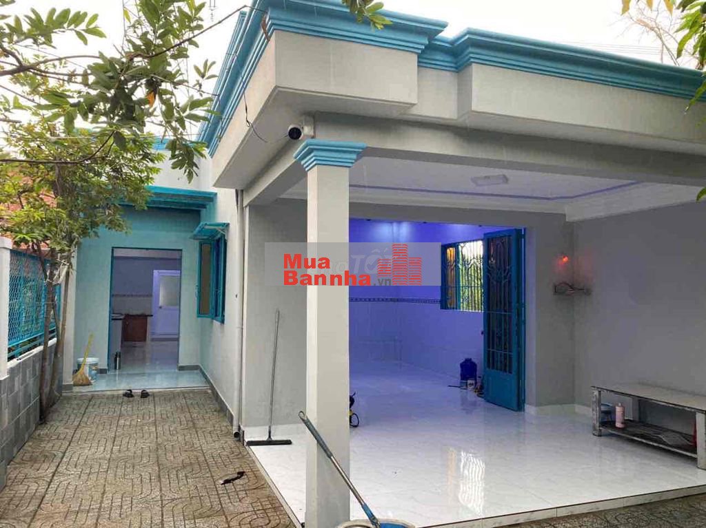 Nhà DT 6m5x20 nhà vườn . 3 p ngủ 1 wc ấp 5 xã phong phú củ