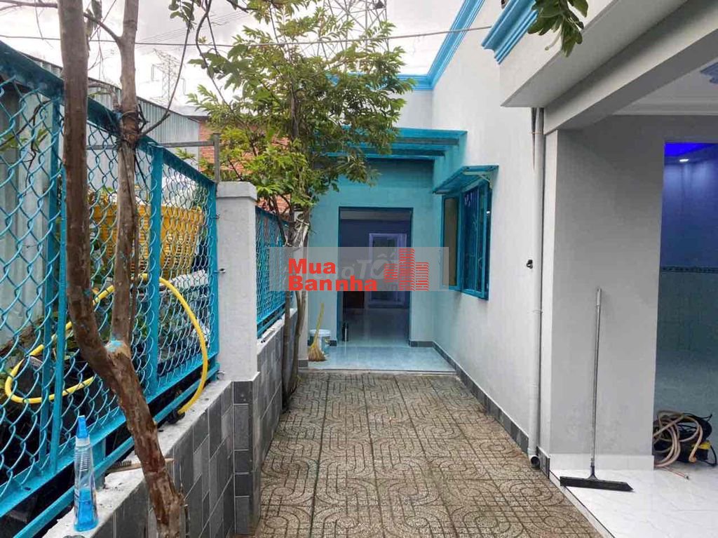 Nhà DT 6m5x20 nhà vườn . 3 p ngủ 1 wc ấp 5 xã phong phú củ