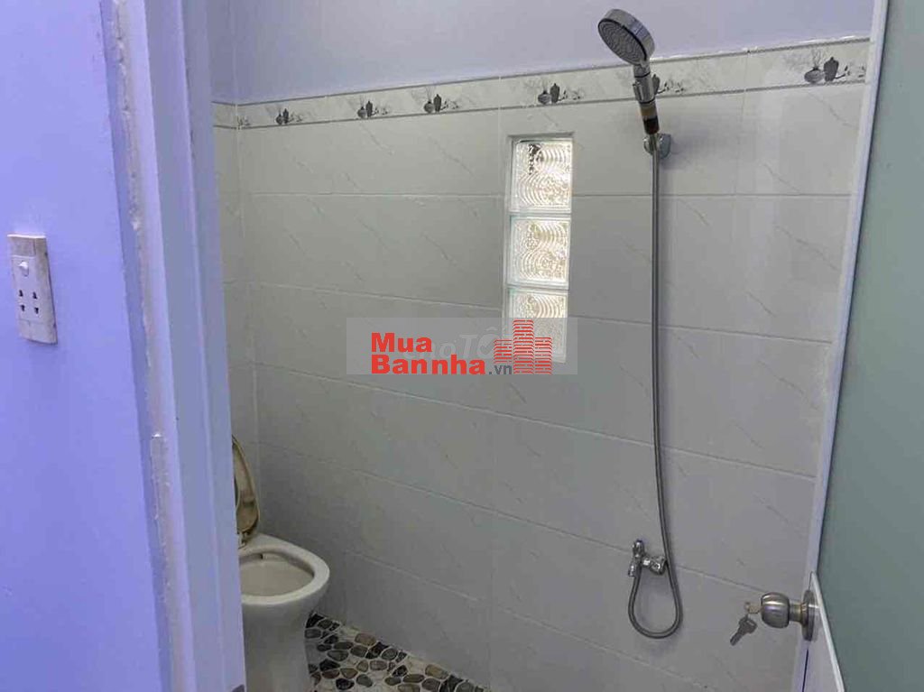 Nhà DT 6m5x20 nhà vườn . 3 p ngủ 1 wc ấp 5 xã phong phú củ