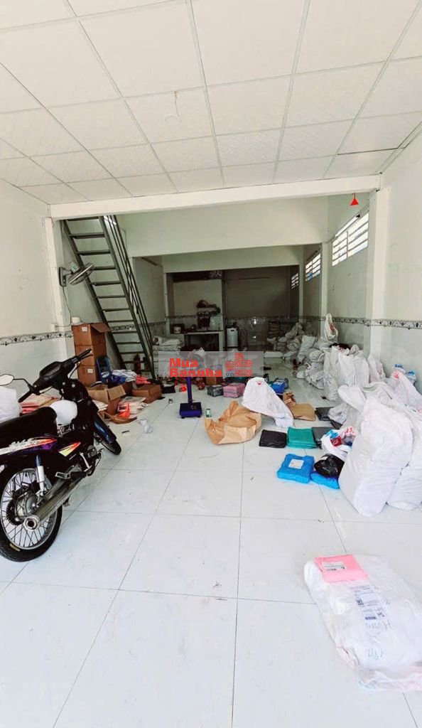 Nhà mặt tiền Nguyễn Văn Yến