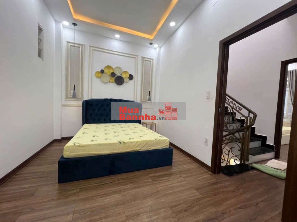 bán nhà q7 ,4pn tặng nội thất