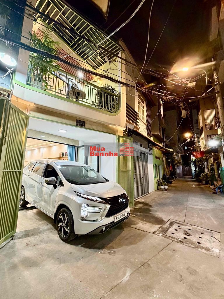 Xe Hơi ngủ trong nhà, gần ngã 3 HVH và Ng.kiệm. ĐC: 694/33/10 Nguyễn k