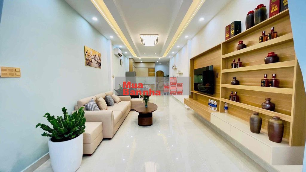 Xe Hơi ngủ trong nhà, gần ngã 3 HVH và Ng.kiệm. ĐC: 694/33/10 Nguyễn k