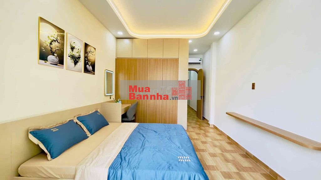 Xe Hơi ngủ trong nhà, gần ngã 3 HVH và Ng.kiệm. ĐC: 694/33/10 Nguyễn k