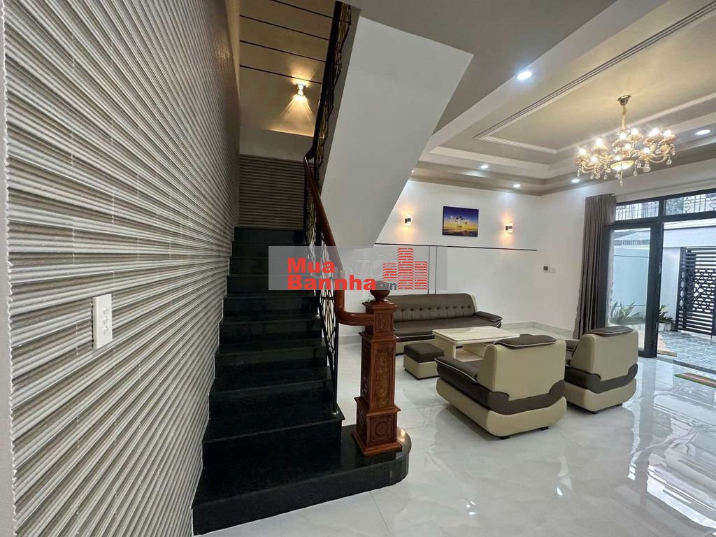 NHÀ PHƯỜNG PHÚ KHƯƠNG 121,6 M2