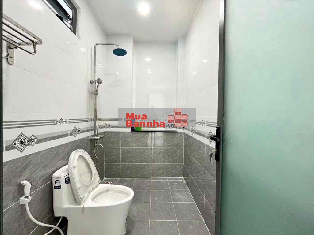 Cần tiền trả nợ ngân hàng cần bán gấp căn nhà 1 trệt 1 lầu.Hóc môn
