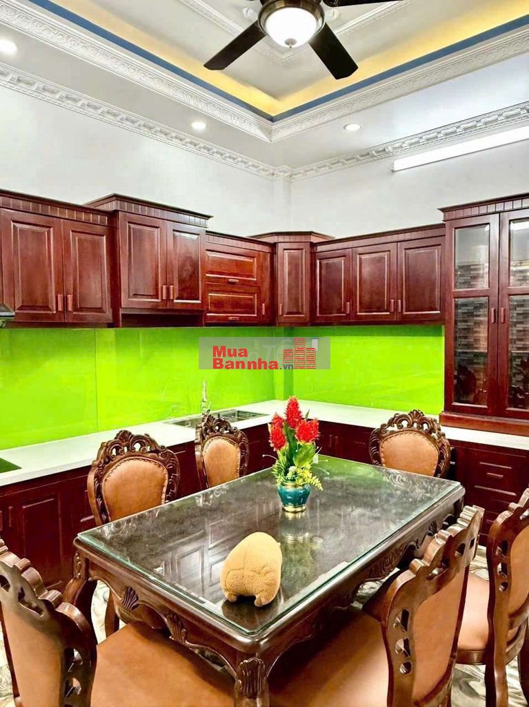 KẸT TIỀN BÁN GẤP.