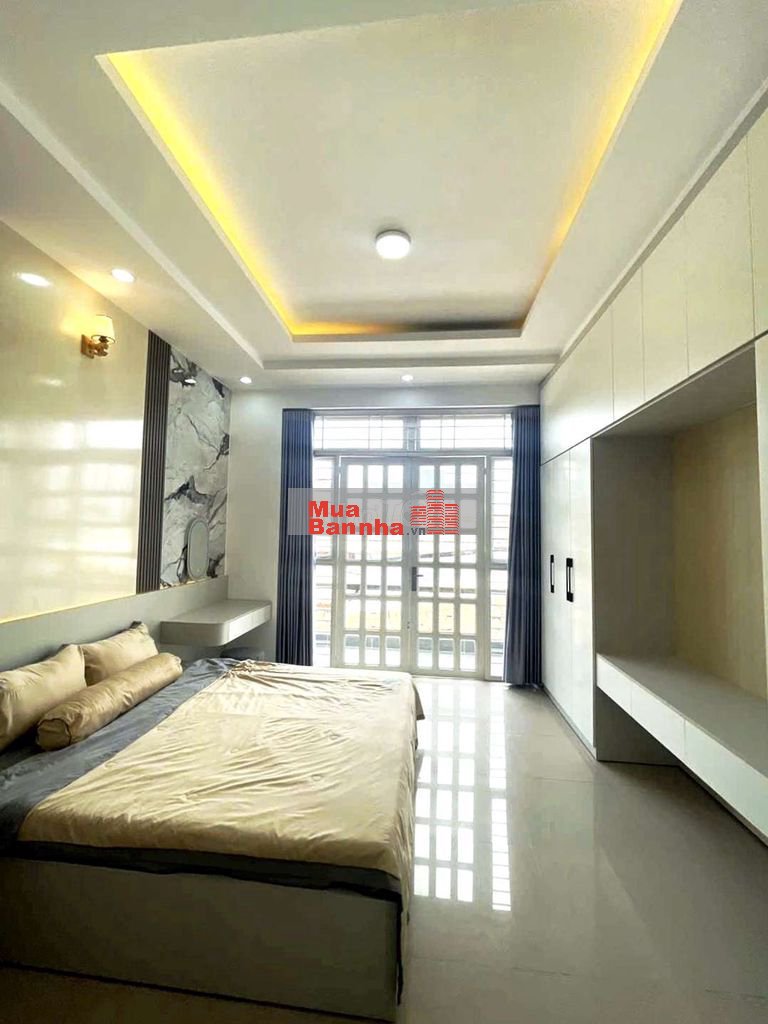 KẸT TIỀN BÁN GẤP.