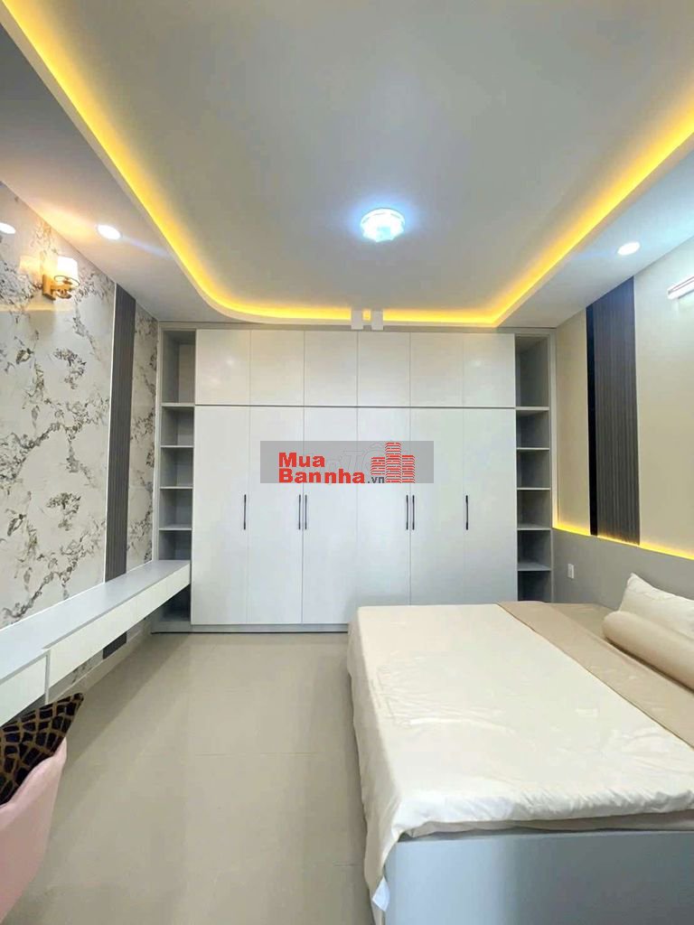 KẸT TIỀN BÁN GẤP.