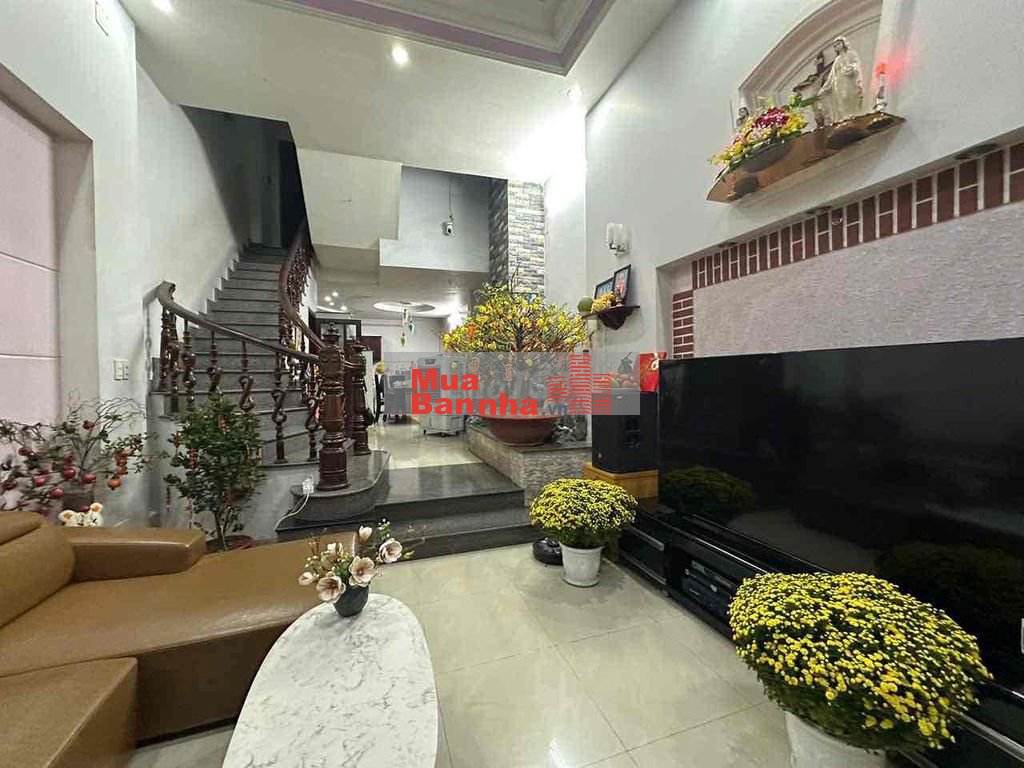 Nhà đẹp -hạ nhanh 300 tr ( giá cũ 11,6 tỷ)