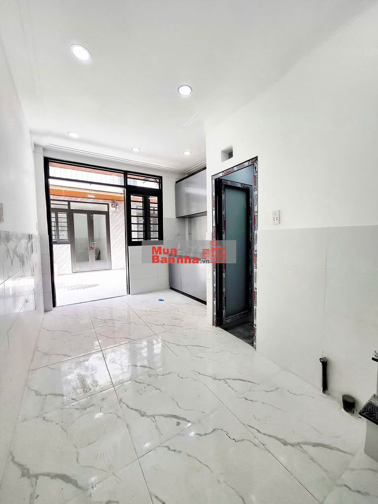 Nhà mới ở Tô Ngọc Vân Quận 12 gần Chợ Thạnh Xuân. Giá 898tr còn TL