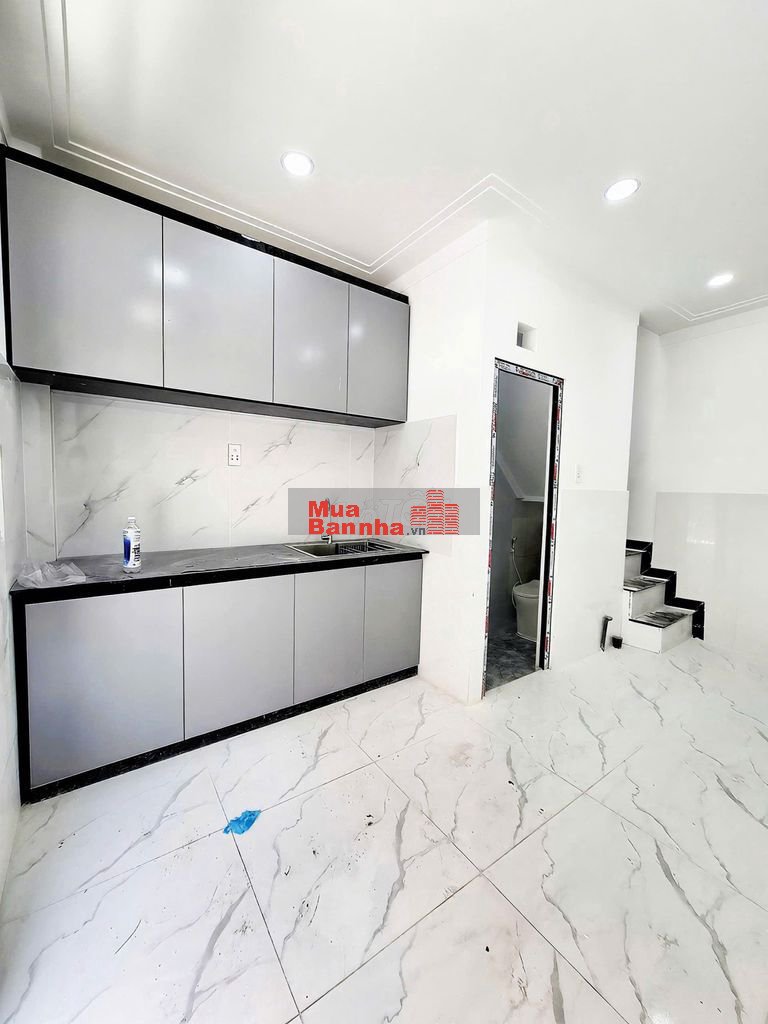 Nhà mới ở Tô Ngọc Vân Quận 12 gần Chợ Thạnh Xuân. Giá 898tr còn TL