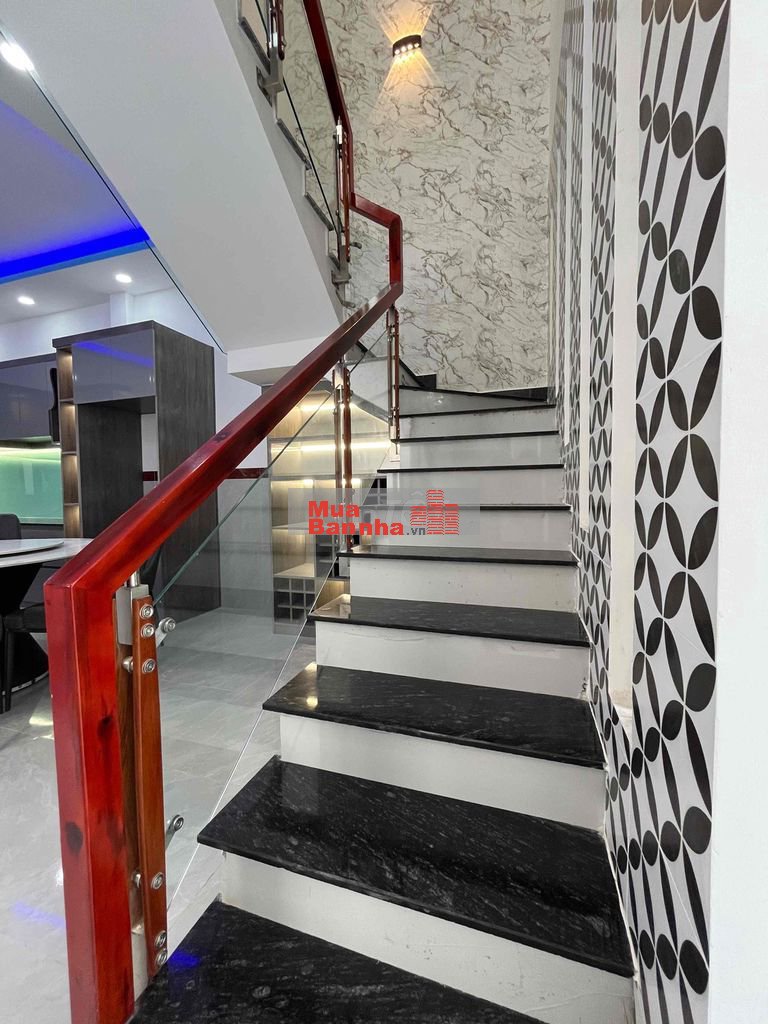 nhà lầu cần bán nhanh trong tuần